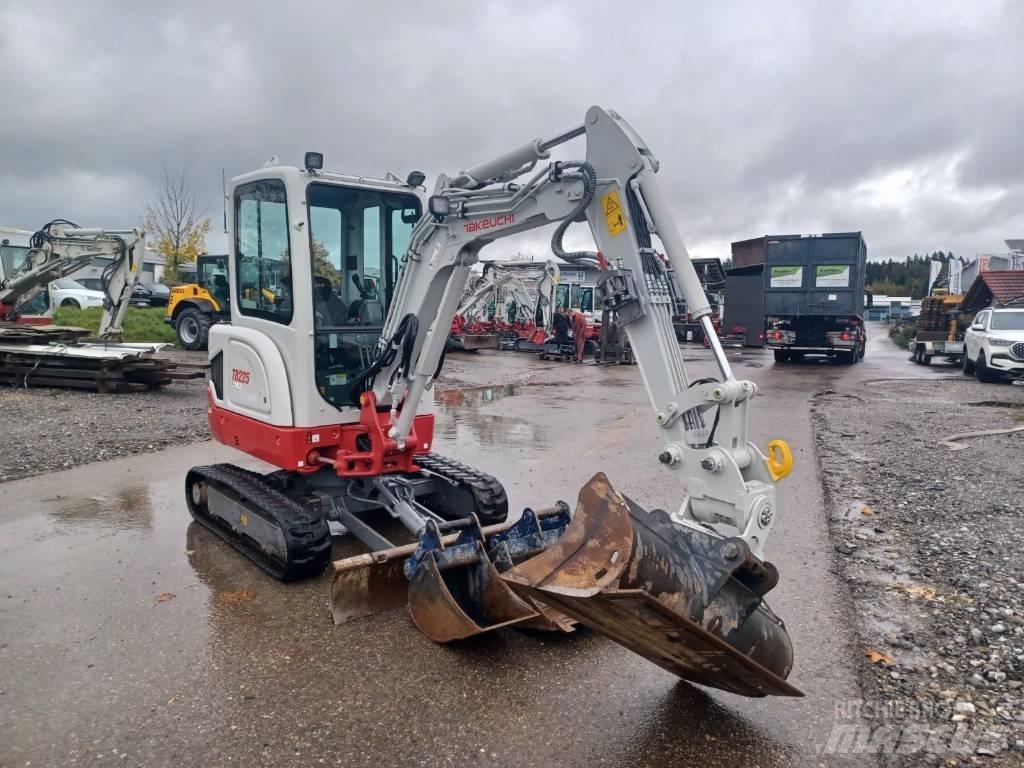 Takeuchi TB 225 Minigraafmachines < 7t
