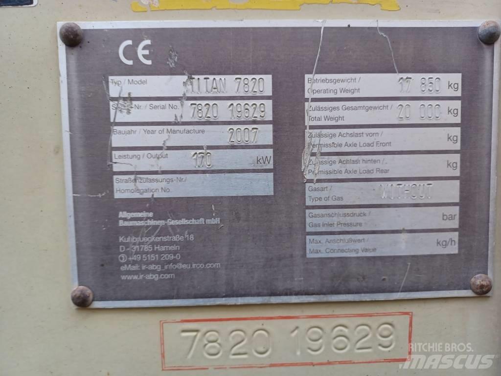 Titan 7820 Asfaltafwerkmachines