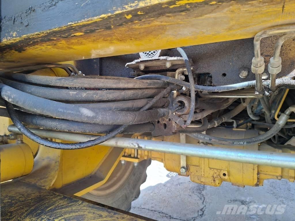 Komatsu WB 91 R Graaf-laadcombinaties
