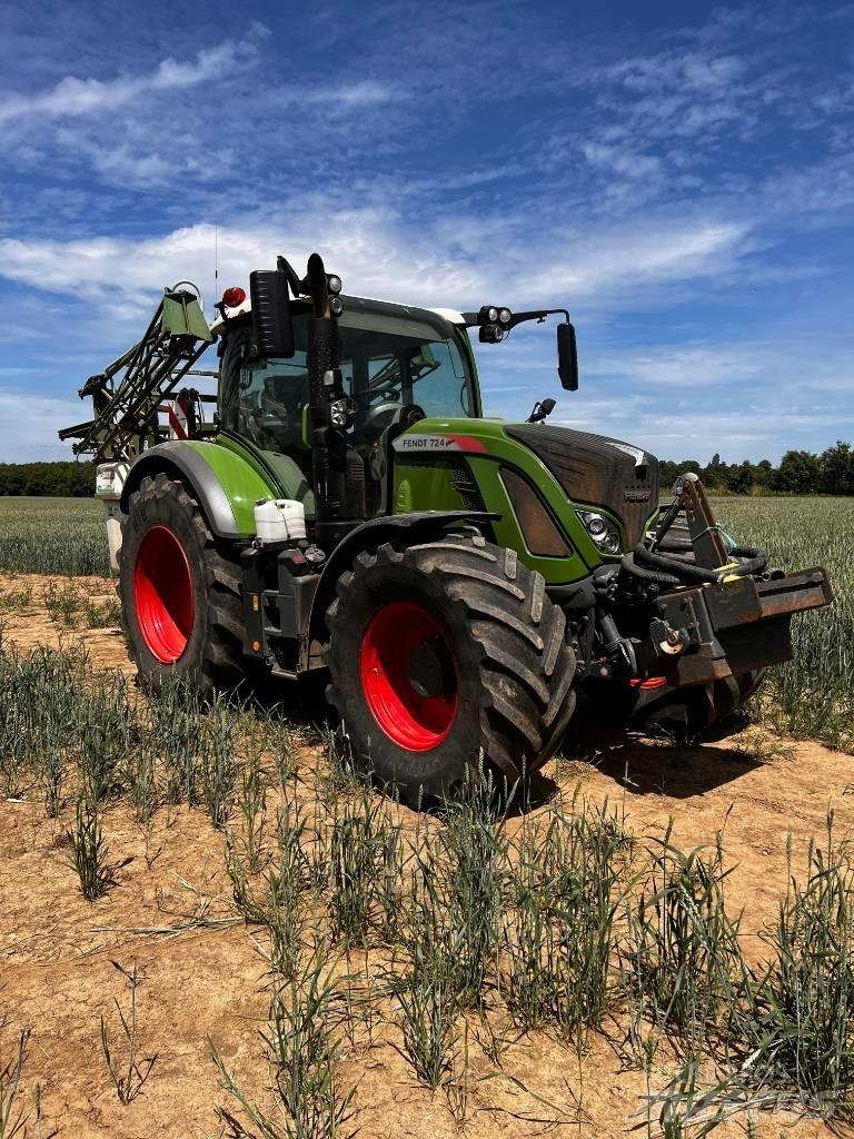 Fendt 724 Profi Tractoren