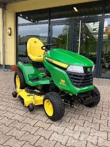 John Deere X590 Rijmaaiers