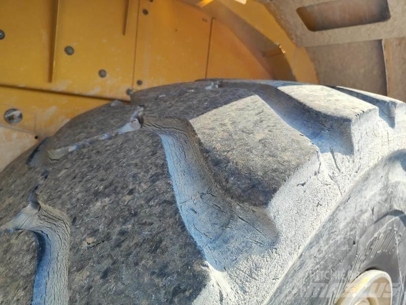 CAT 966M Wielladers