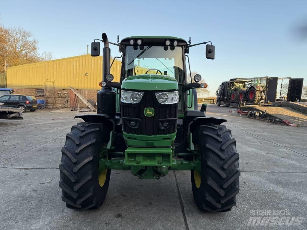 John Deere 6135M Tractoren