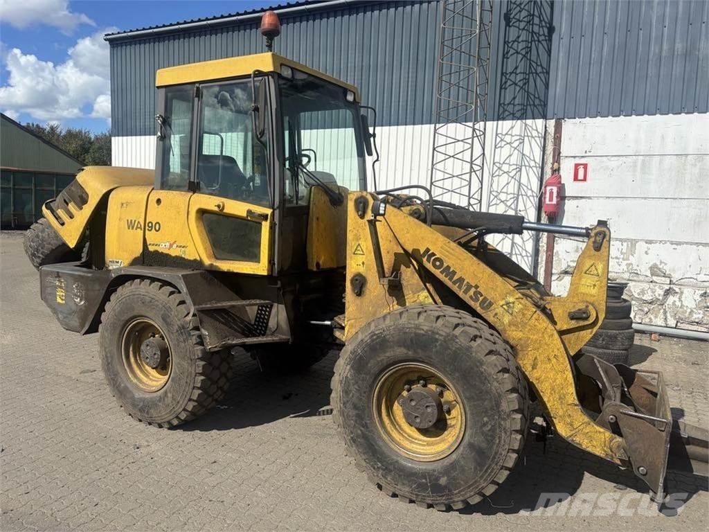 Komatsu WA90-3 Knik- en schrankladers