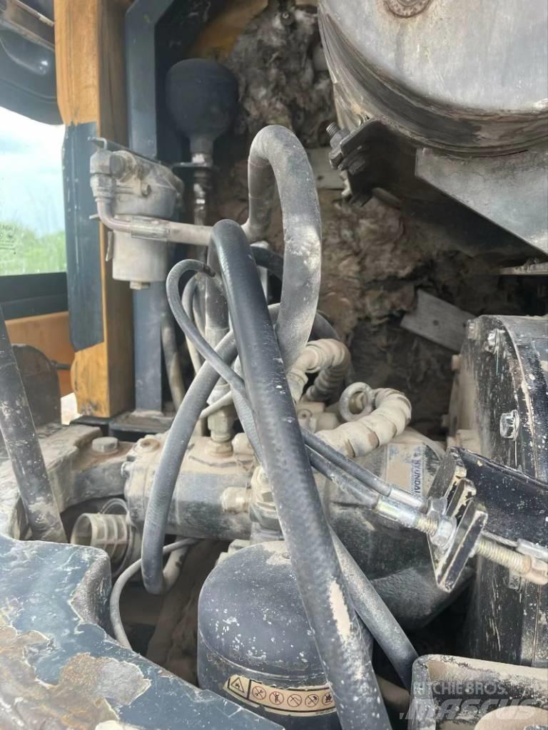 Hyundai 60 W VS Rupsgraafmachines