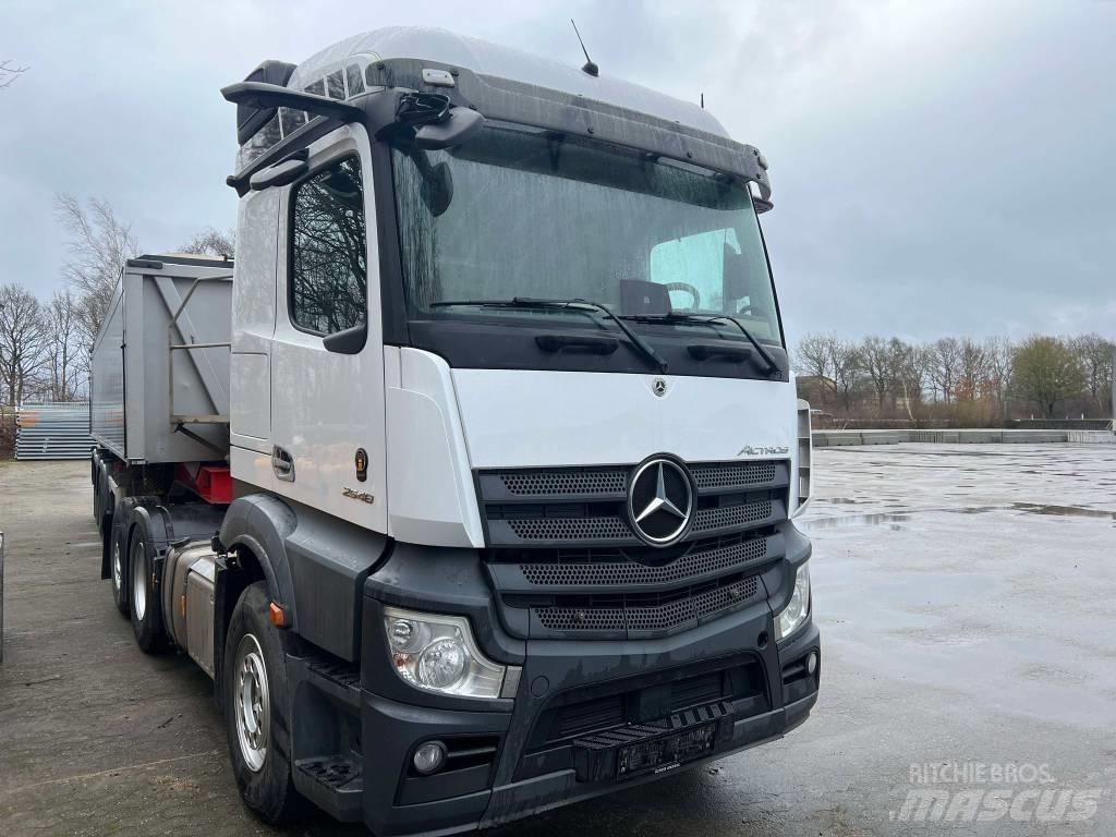 Mercedes-Benz 2548 Trekkers