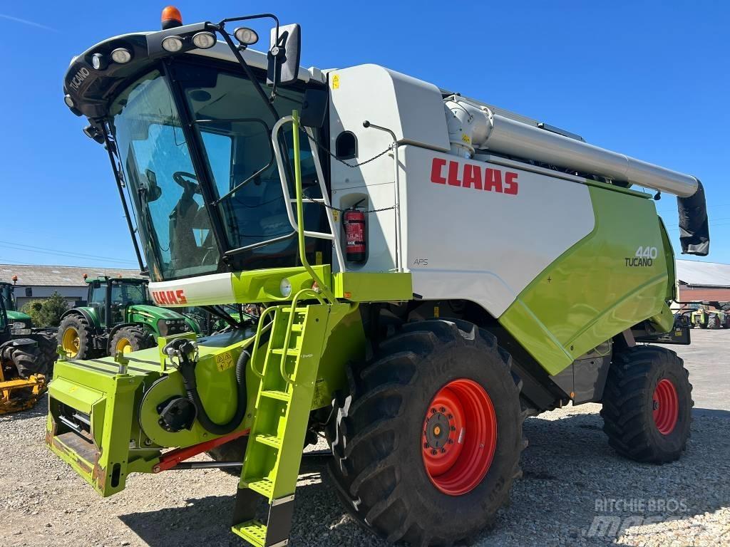 CLAAS Tucano 440 Maaidorsmachines