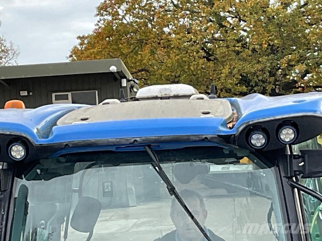 New Holland T 7.210 Tractoren