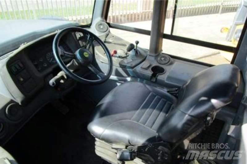 Bell B30D Knik dumptrucks
