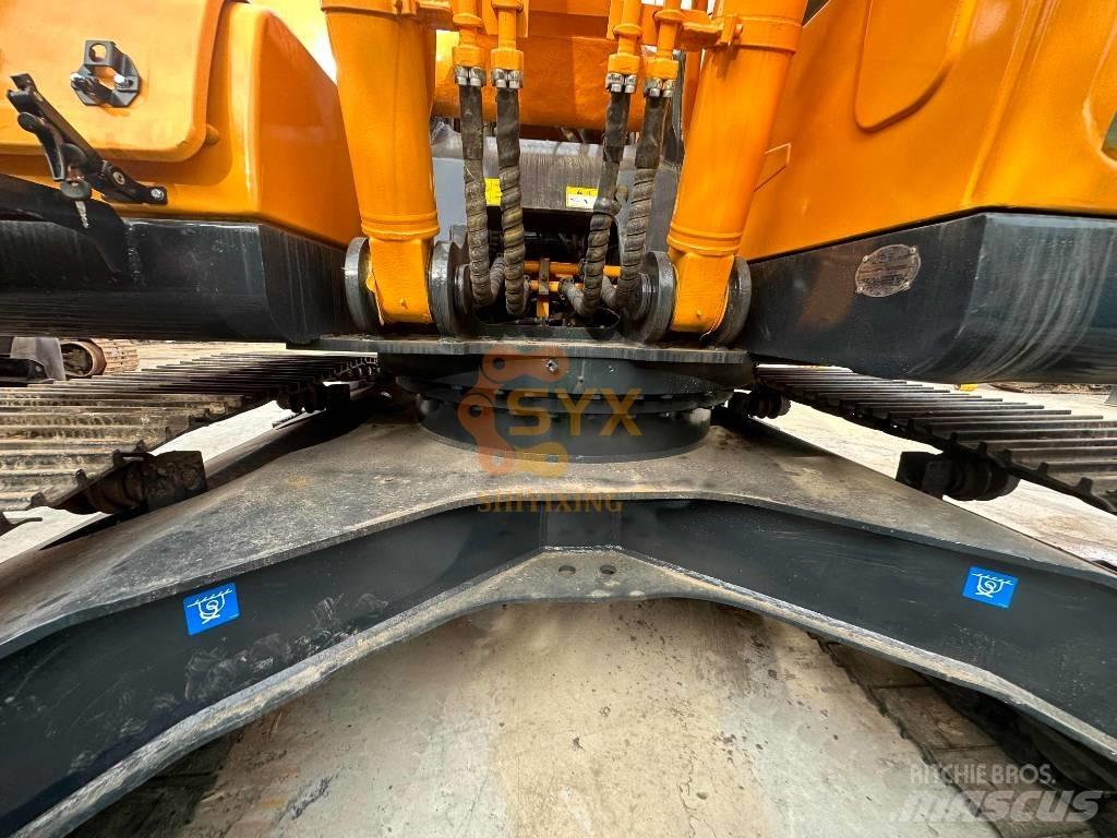 Hyundai R220 Rupsgraafmachines