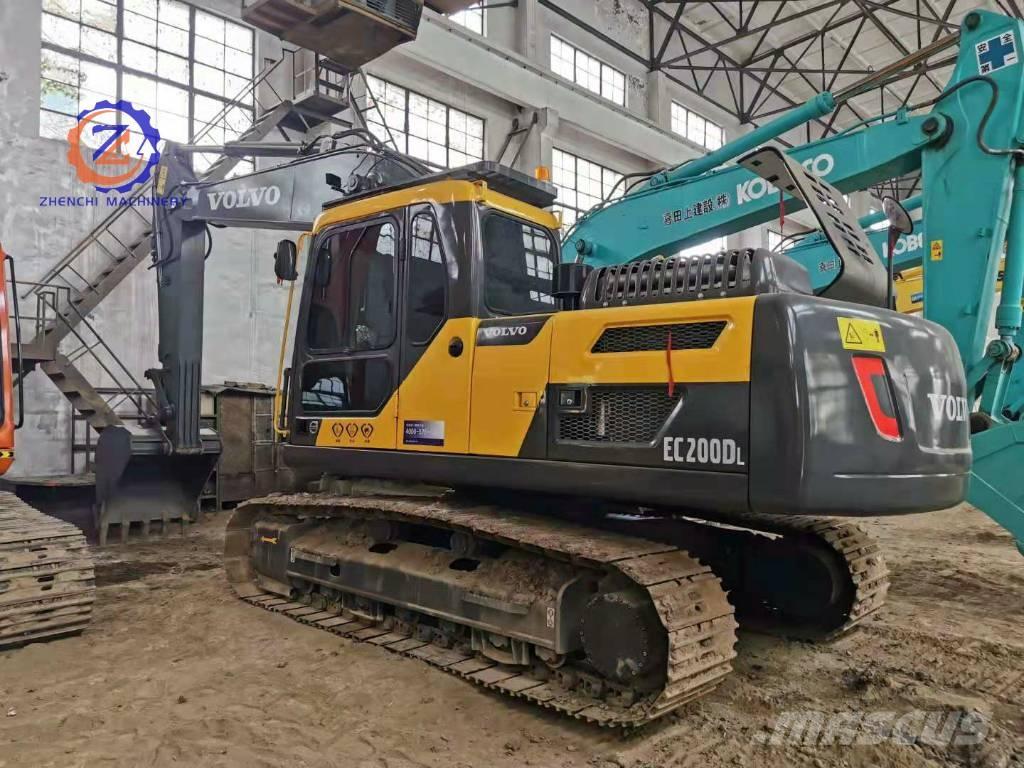 Volvo EC 200 D Rupsgraafmachines