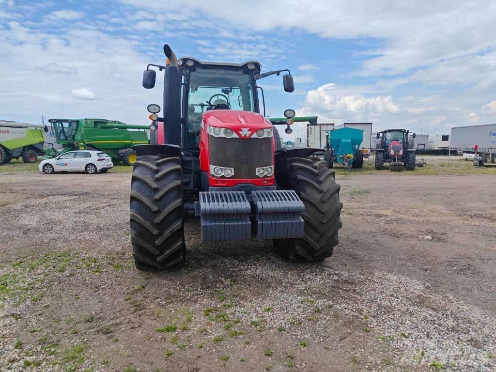 Massey Ferguson 8735 Tractoren