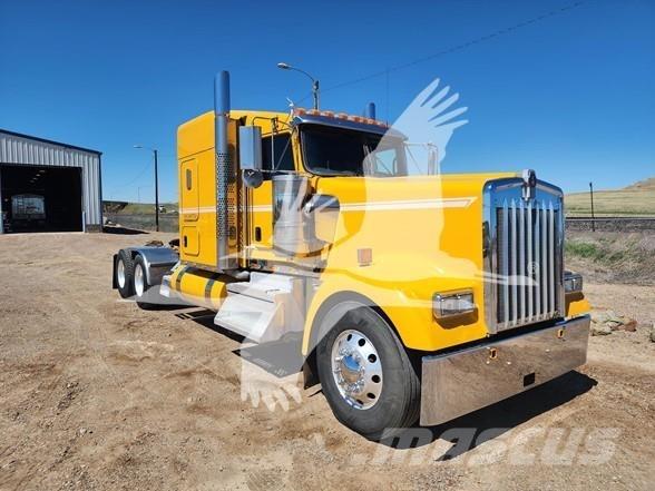 Kenworth W900 Trekkers