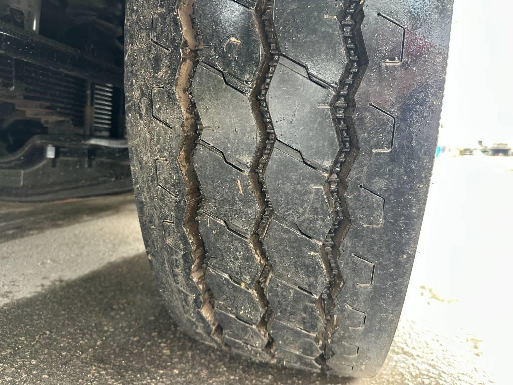 Mack MRU 613 Vuilniswagens