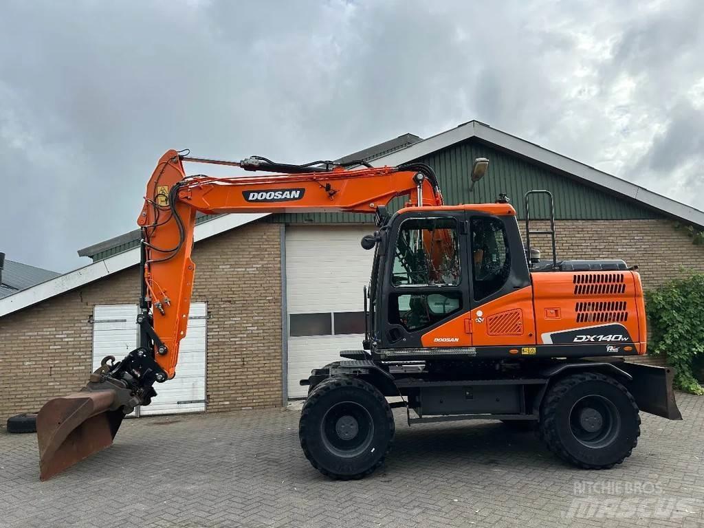 Doosan DX140W-5 Wielgraafmachines