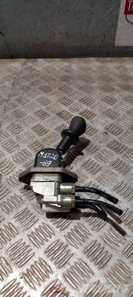 MAN TGA  81523156171 Cabine en interieur