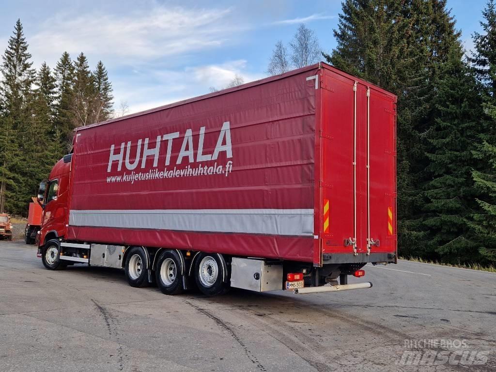 Volvo FH540 8x4 Chassis met cabine