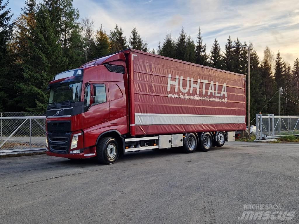 Volvo FH540 8x4 Chassis met cabine