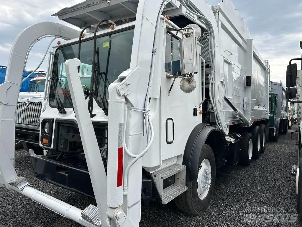 Mack MRU613 Vuilniswagens
