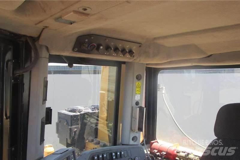 CAT D9T Rupsdozers