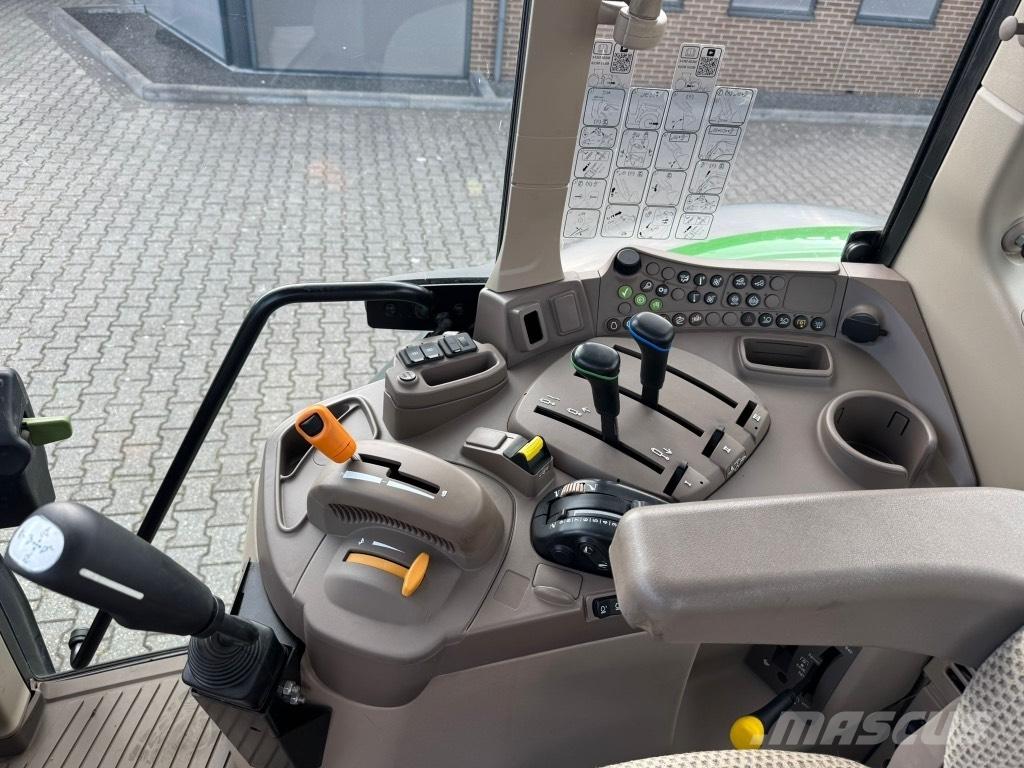 John Deere 6120 M Tractoren