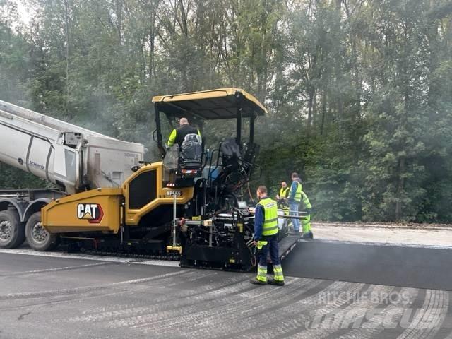 CAT AP 555 Asfaltafwerkmachines