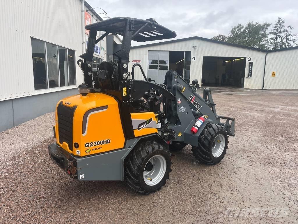 GiANT G 2300 HD Knik- en schrankladers
