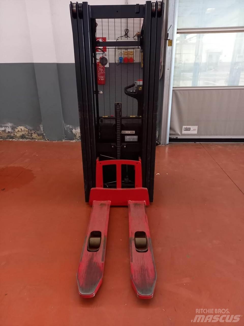 Hyster S1.2 Stapelaar meeloop