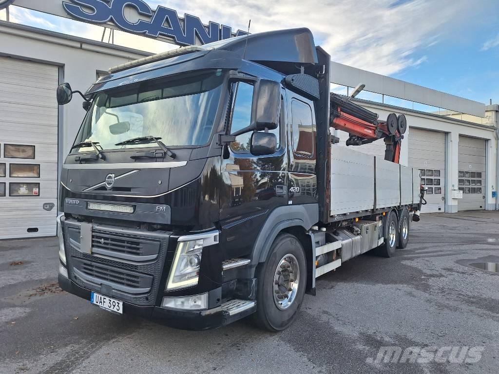 Volvo FM  6x2 Vlakke laadvloer met kraan