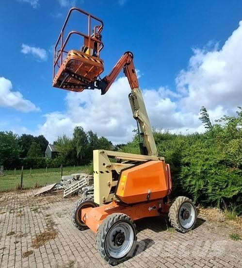 JLG 340 AJ Knikarmhoogwerkers