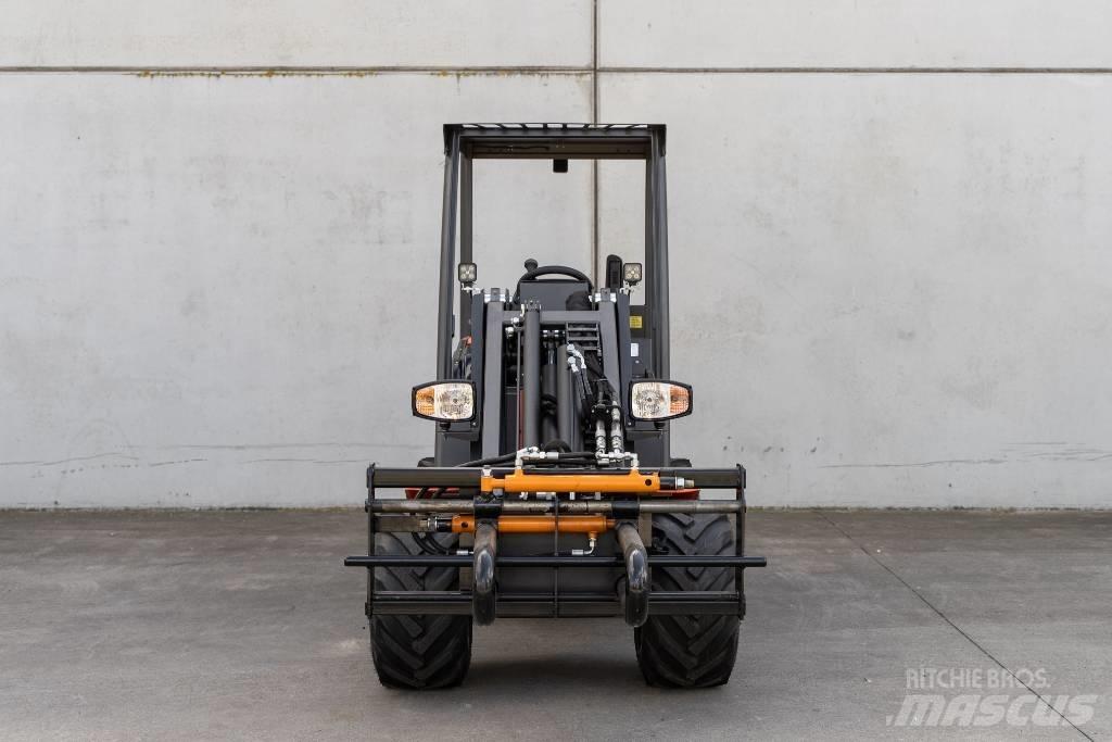 Cast 830D CARBON Miniladers