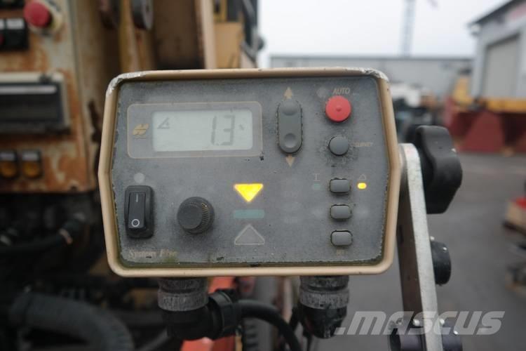 Dynapack F121 4WD Asfaltafwerkmachines