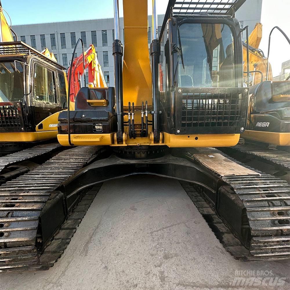CAT 323 D Rupsgraafmachines