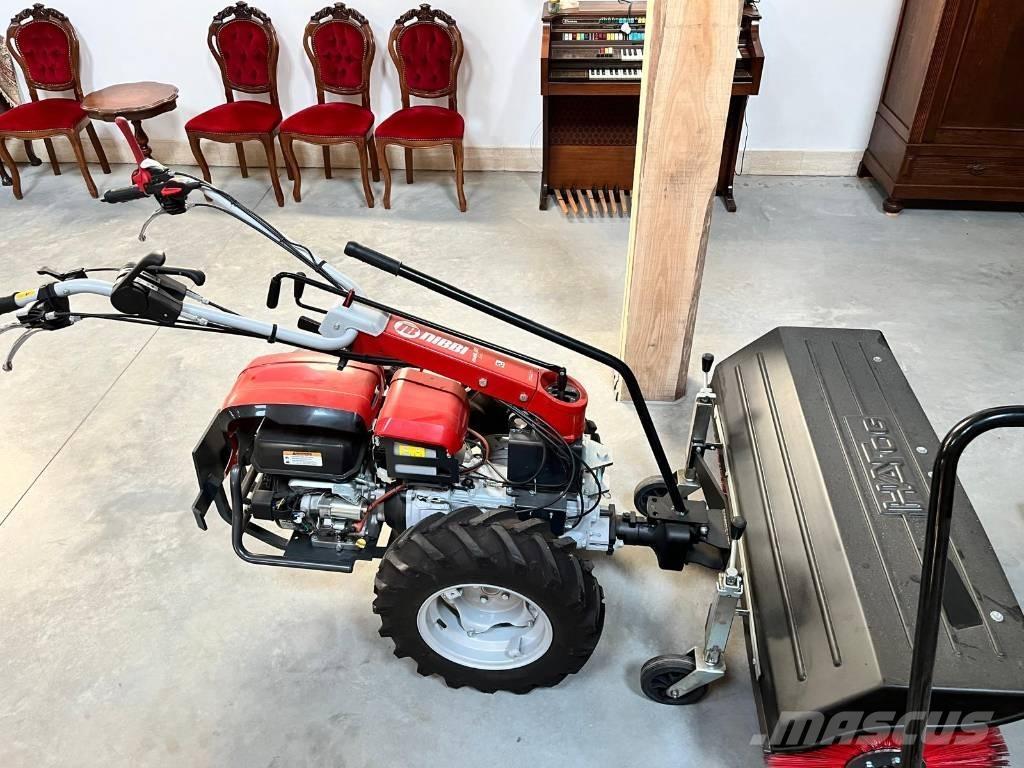 Emaq MAK 18 Veegmachines