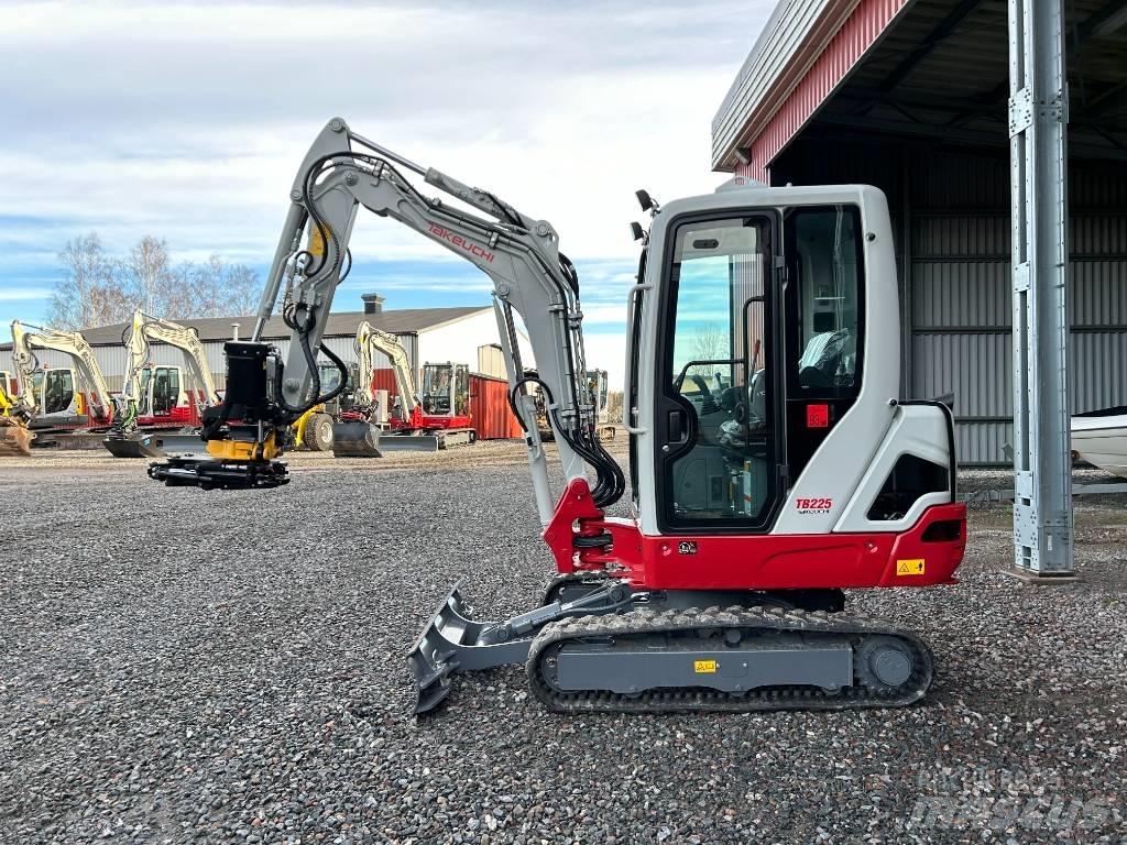 Takeuchi TB225 Minigraafmachines < 7t
