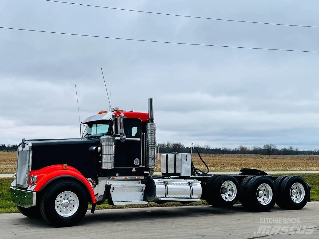 Kenworth W 900 Trekkers