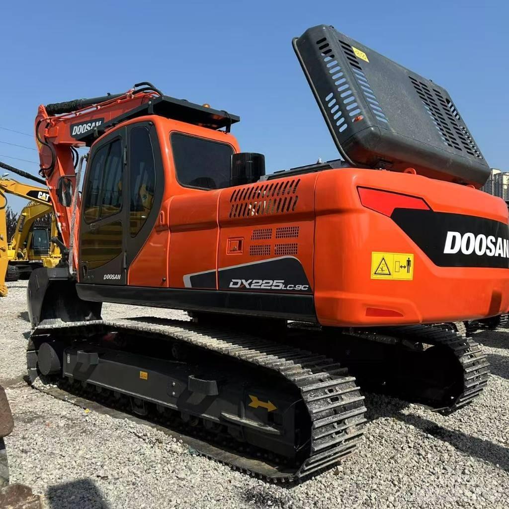 Doosan 225LC-9c Rupsgraafmachines