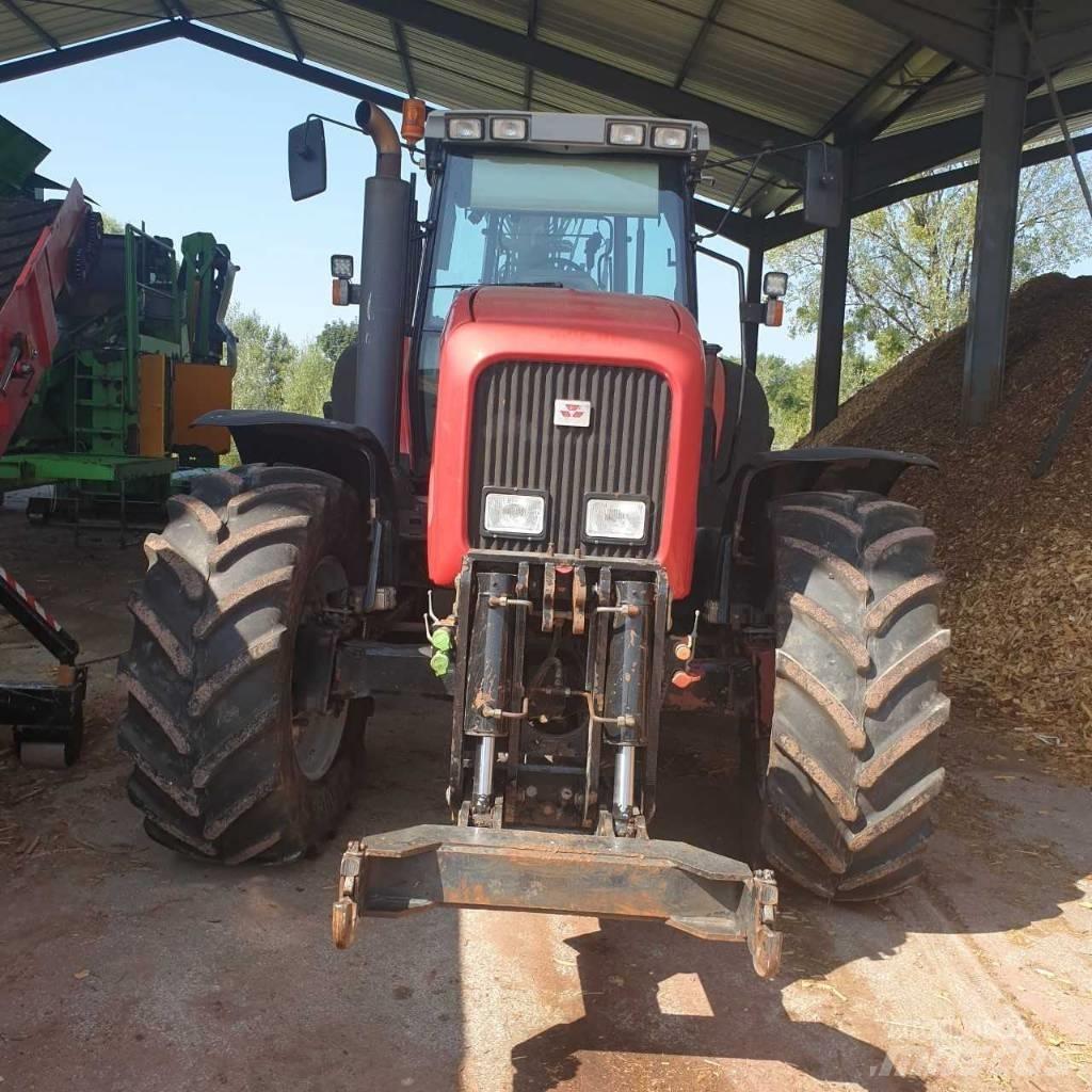 Massey Ferguson 8260 Tractoren