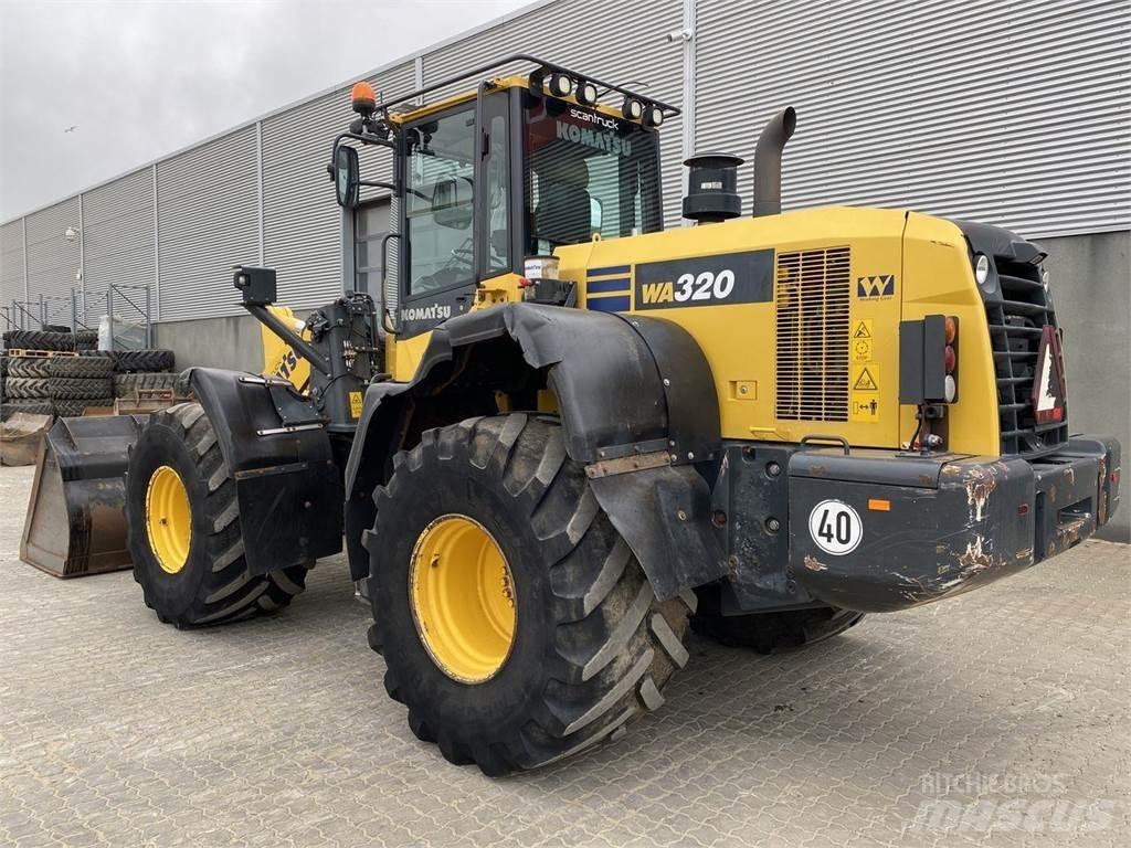 Komatsu WA320-7 Wielladers
