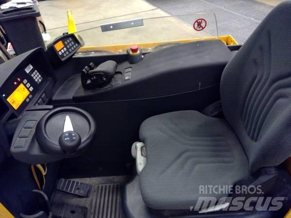 Jungheinrich ETV 214 Reachtruck voor hoog niveau