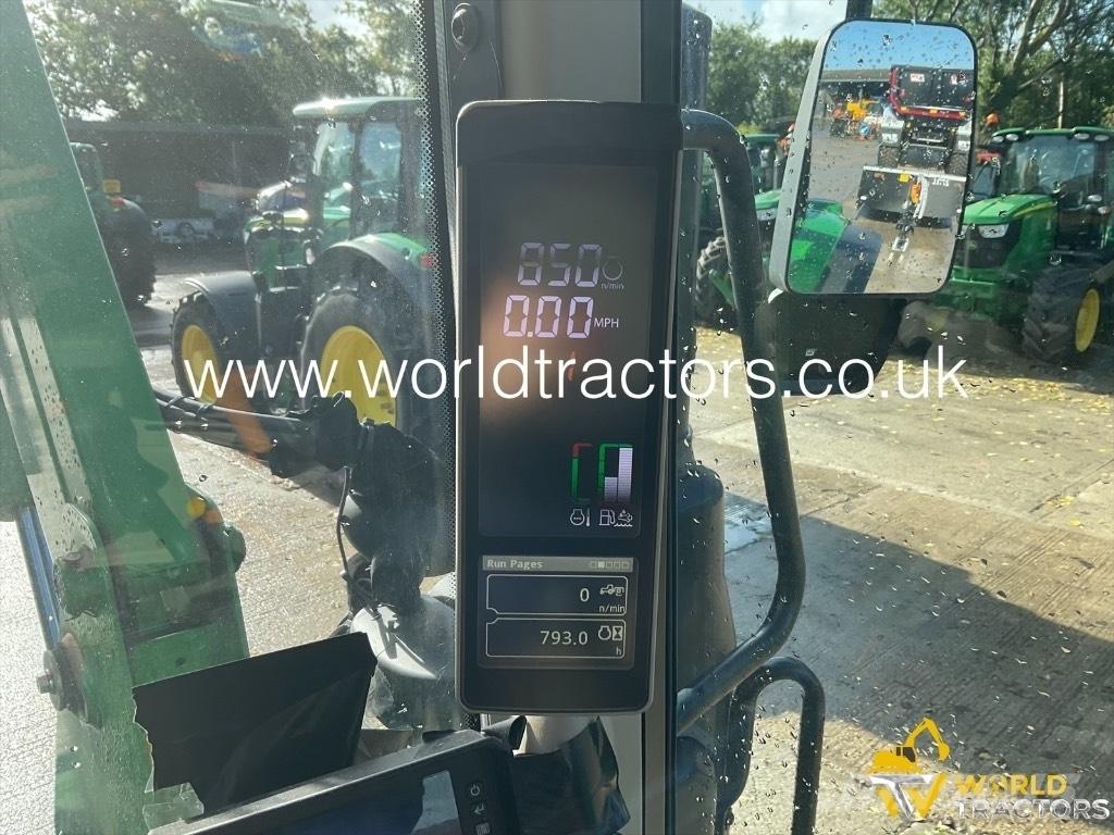 John Deere 6100 M Tractoren