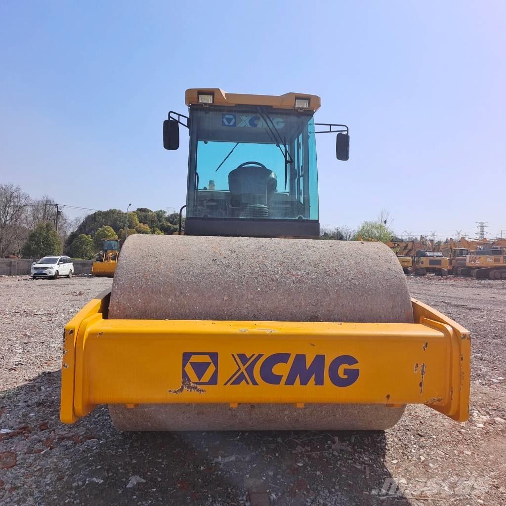 XCMG XS 203 J Trilrolwalsen
