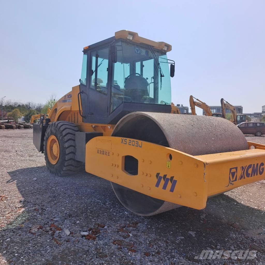 XCMG XS 203 J Trilrolwalsen