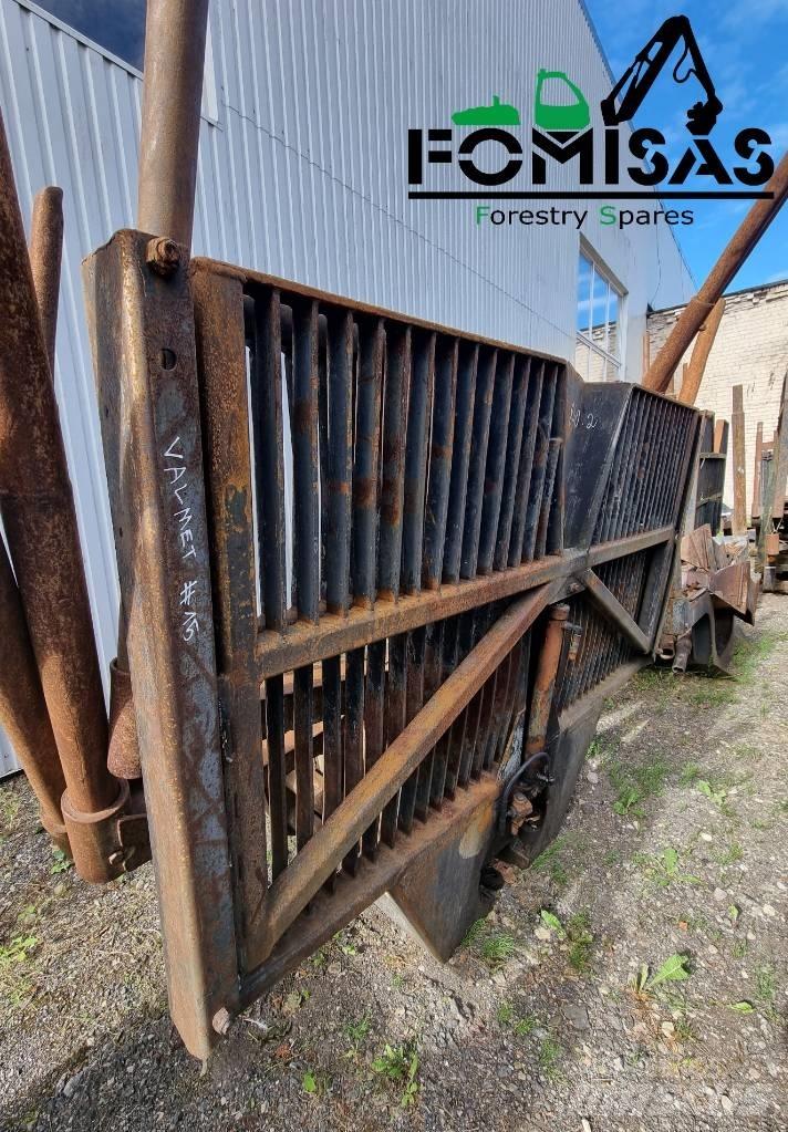 Valmet 840.2 Bunks Uitrijwagenkranen