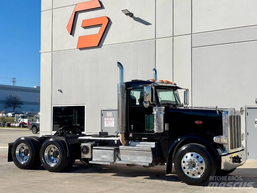 Peterbilt 389 Trekkers