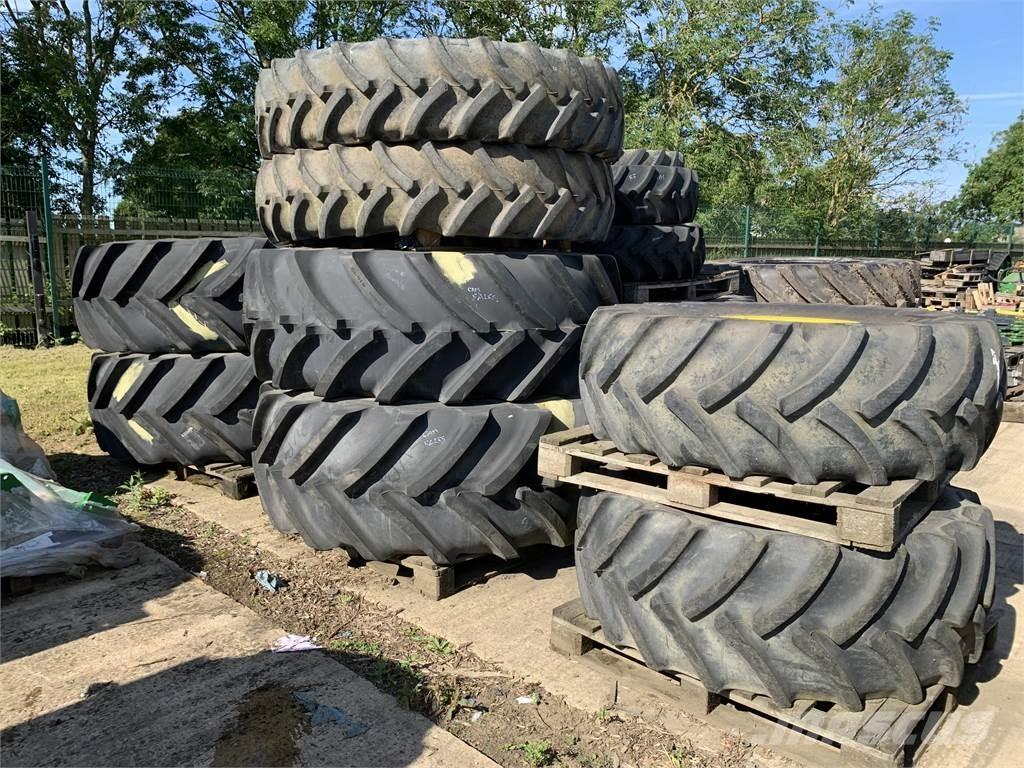  380/90R46 Banden, wielen en velgen