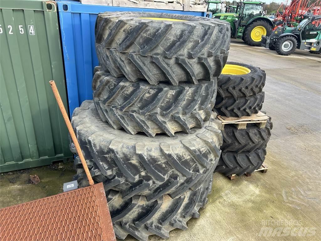  600/70R30 Banden, wielen en velgen