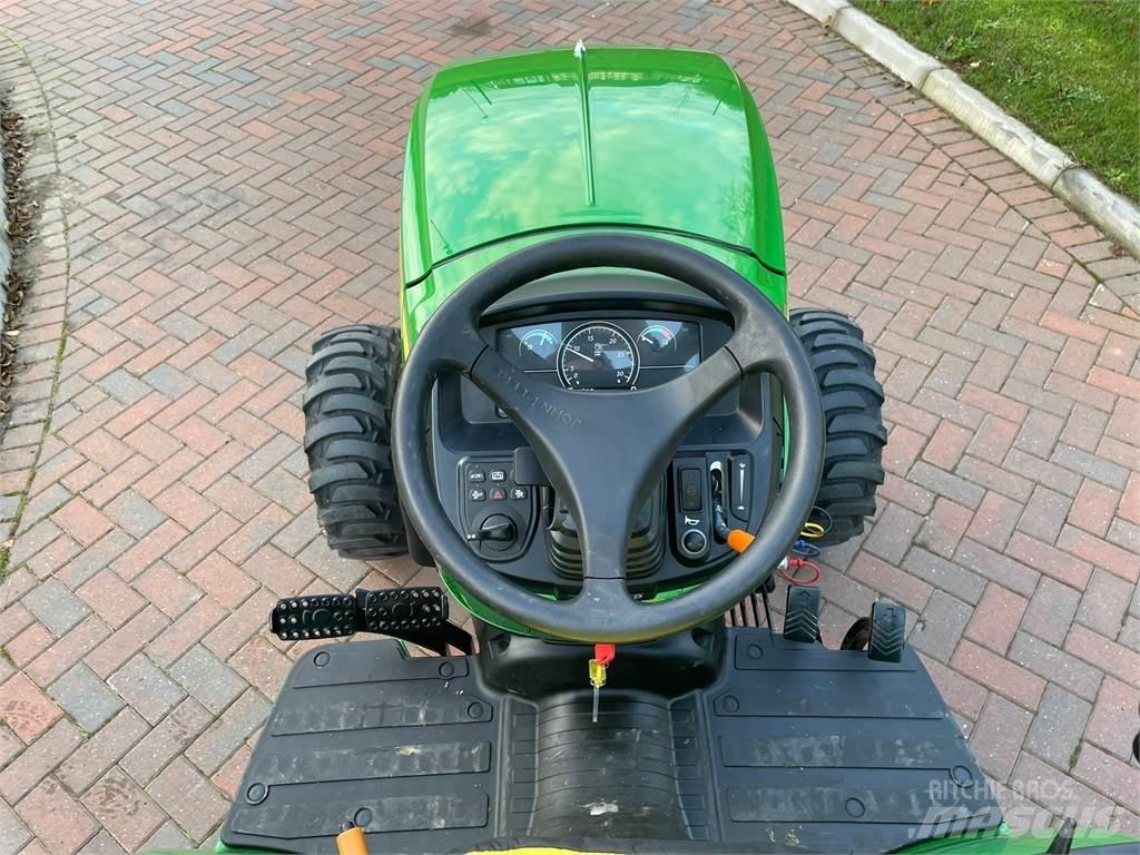 John Deere 2038R Compacttrekkers