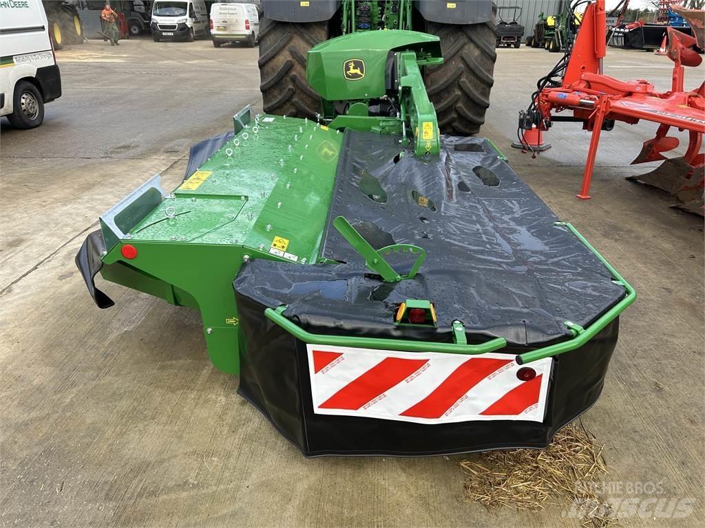 John Deere 331 Maaikneuzers