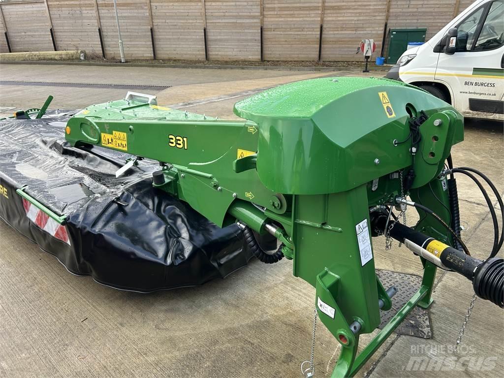 John Deere 331 Maaikneuzers